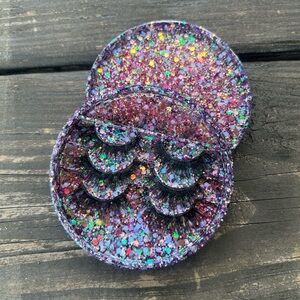 Glitter eyelash case